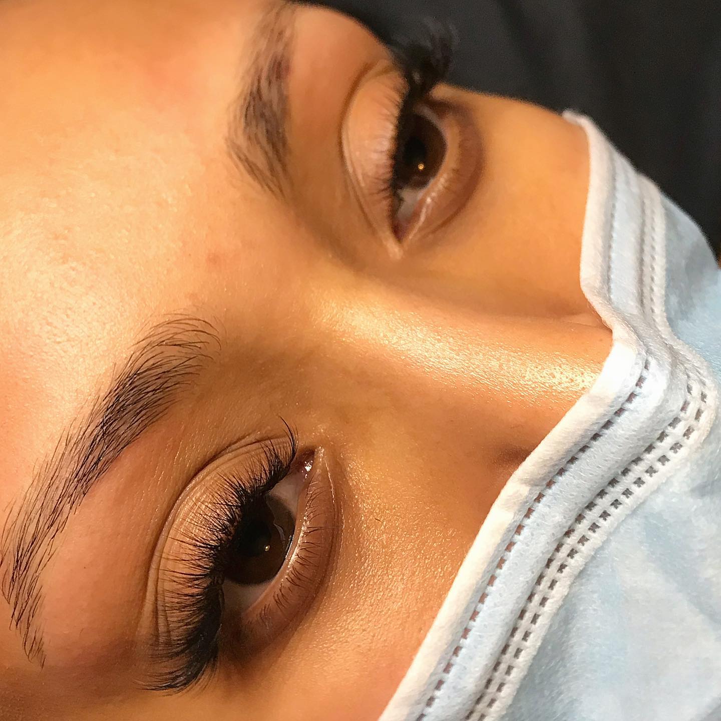 Natural volume lashes — blue mask